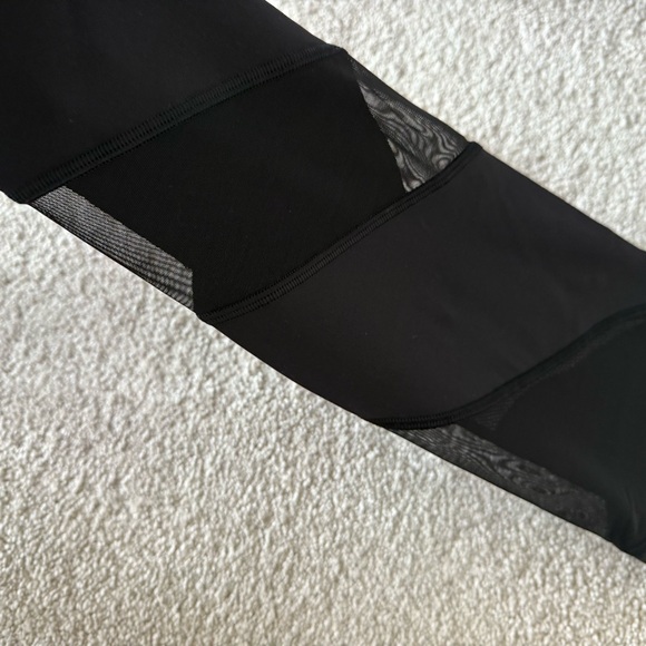 lululemon black leggings with mesh inserts size 8 - Picture 4 of 13